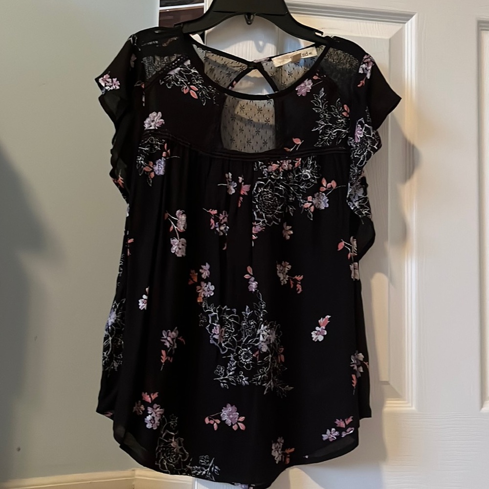 black floral short sleeve